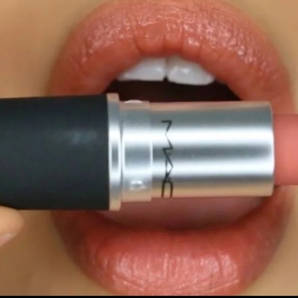 Mac Mull it Over Powder Kiss Lipstick - Picture 9 of 9